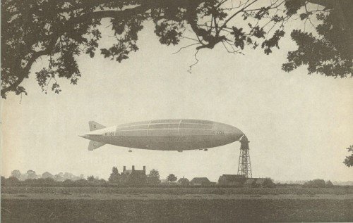 R101 riding at her home mast